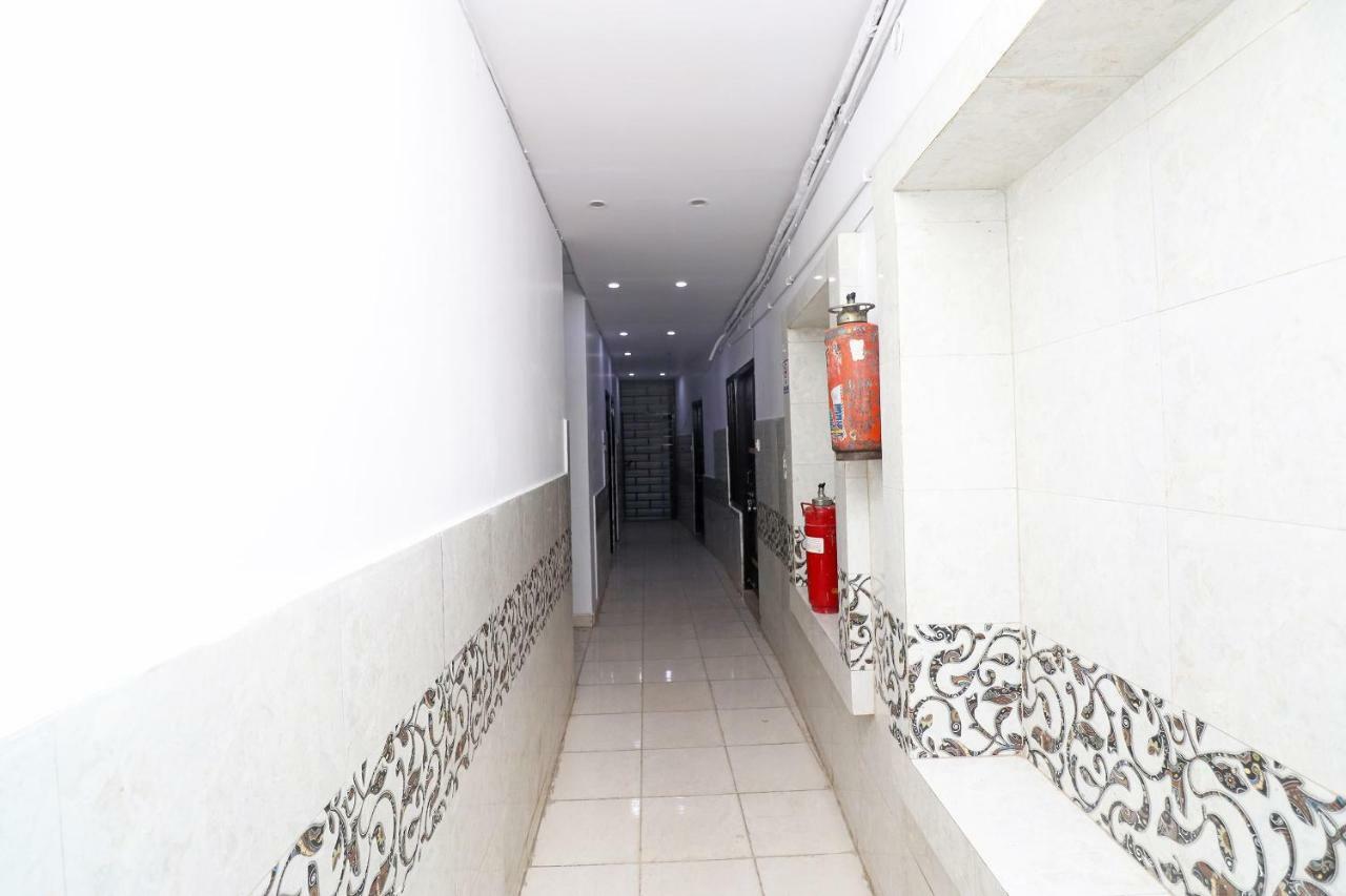 Oyo 30288 Hotel Moon Palace Λάκναου Εξωτερικό φωτογραφία